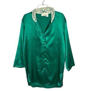 Victoria Secret Vintage 1980’s Gold Label Green Night Shirt. Size small.